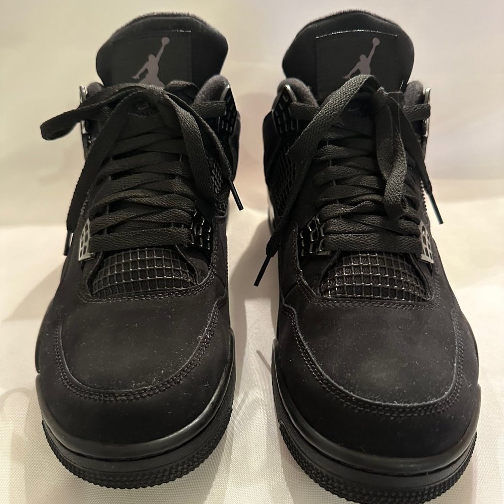 Air Jordan 4 Retro - Size 10-1/2